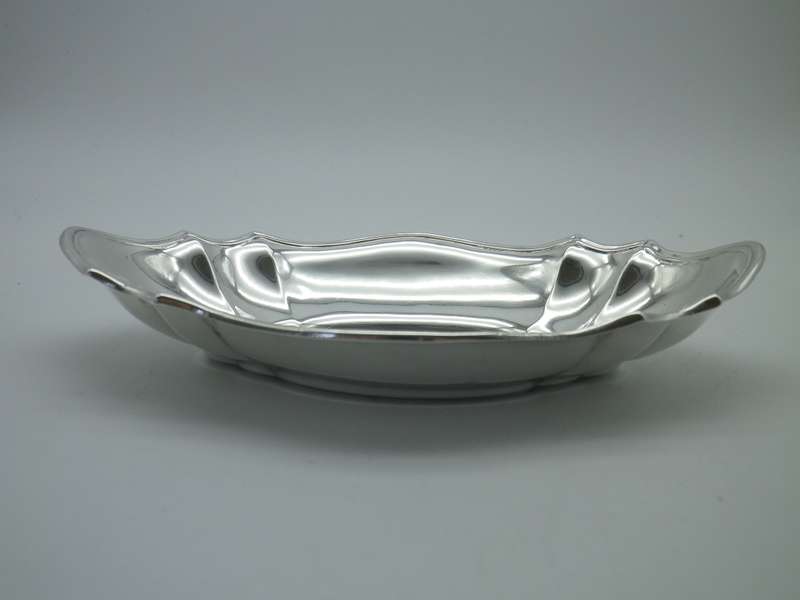 Hallmarked Silver small tray or trinket bowl. Birmingham 1912 Henry Matthews 14x9.2 x2.5 53grams