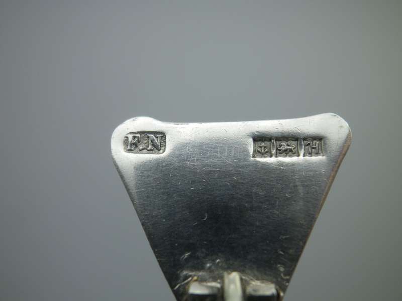 Hallmarked Sterling Silver CELTIC Kilt pin or brooch. Birmingham 1957 7.8cm 7.5g