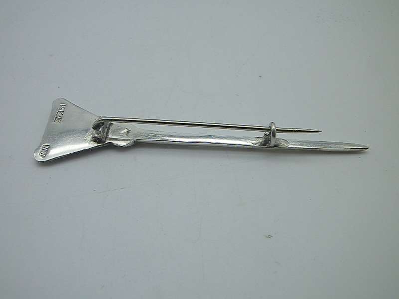 Hallmarked Sterling Silver CELTIC Kilt pin or brooch. Birmingham 1957 7.8cm 7.5g