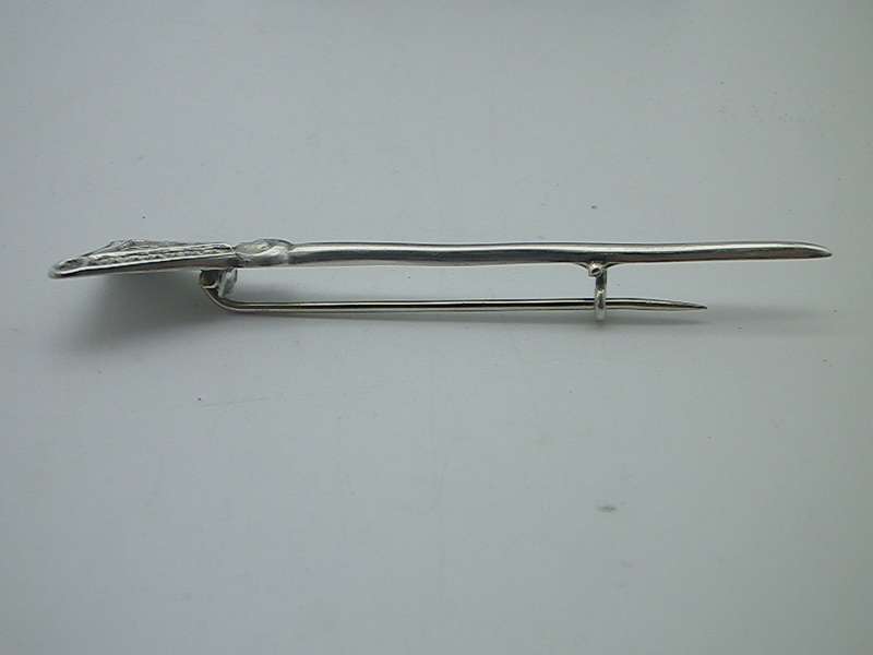 Hallmarked Sterling Silver CELTIC Kilt pin or brooch. Birmingham 1957 7.8cm 7.5g