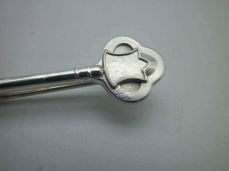 Dainty Hallmarked Sterling Silver 21st Birthday Key brooch or tie pin. 3.8 cm