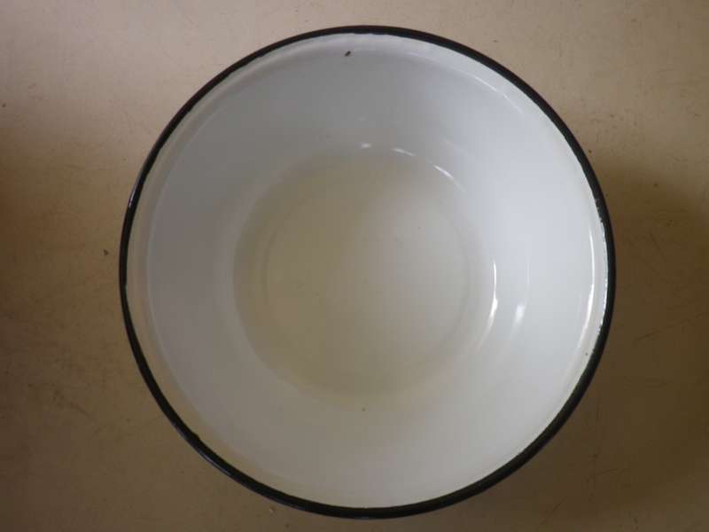 Vintage Enamel Large Wash basin set- jug and bowl. White with red roses. Very good condition