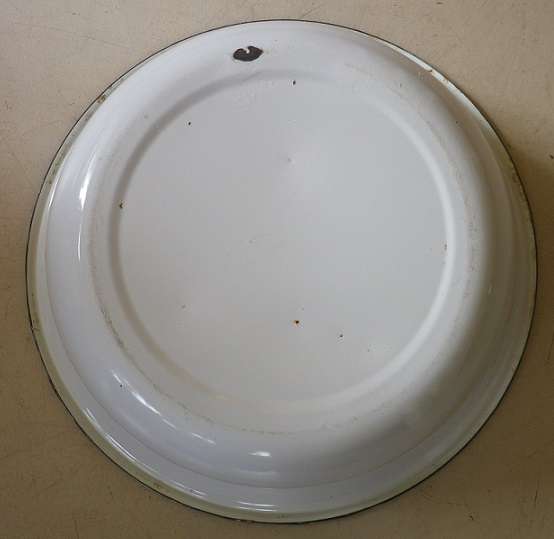 Vintage Enamel Large Wash basin set- jug and bowl. White with red roses. Very good condition