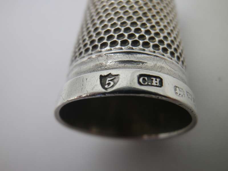 Hallmarked Silver THIMBLE! Chester, Maker Charles Horner. 5g Excellent Condition
