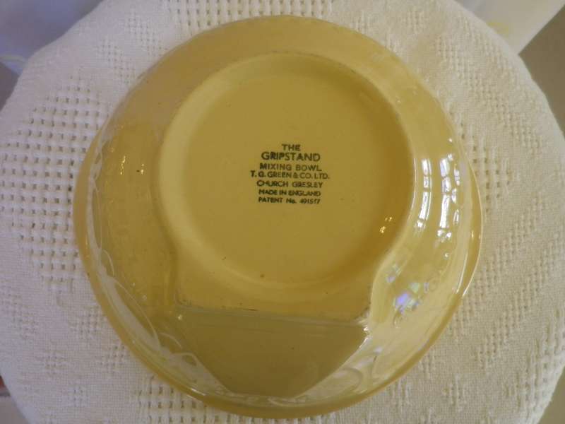 Vintage c1950s TG Green & Co Ltd The Gripstand XL mixing bowl England 33x14cm