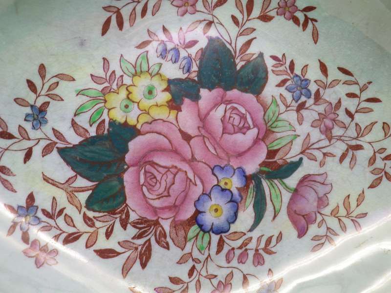 Vintage MALING lustreware bowl.