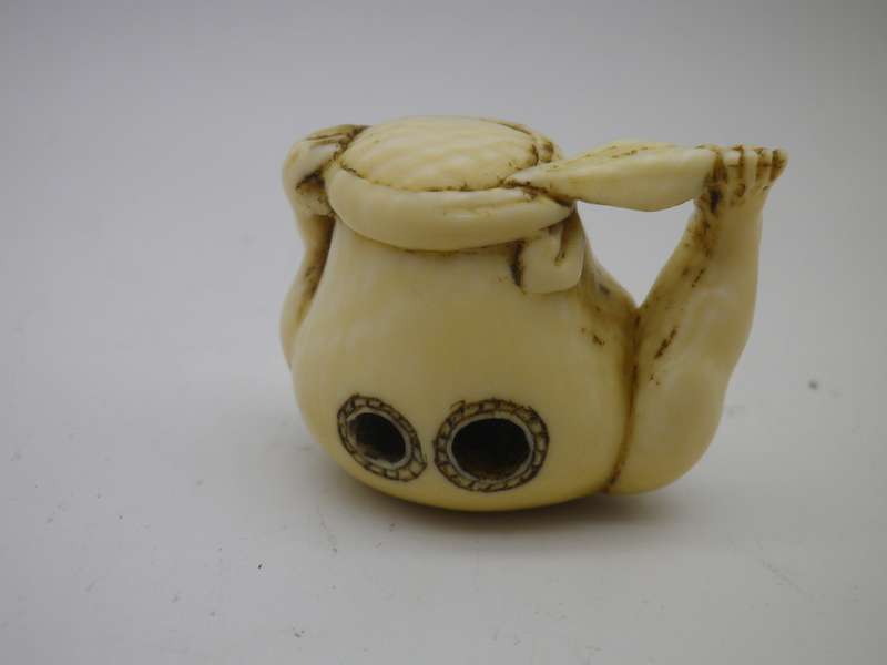 Rare Vintage SIGNED Japanese DARUMA Carved Netsuke. Very Unusual.