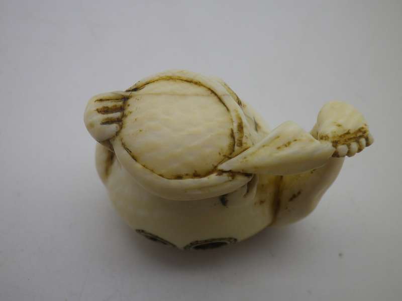 Rare Vintage SIGNED Japanese DARUMA Carved Netsuke. Very Unusual.