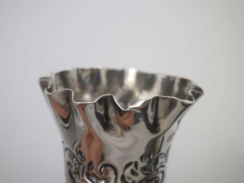 Pair Antique Hallmarked Silver BUD VASES. Sheffield 1898. Maker: Atkin Brothers 107g