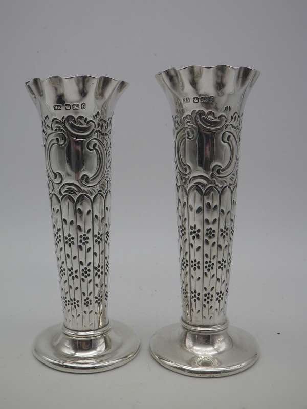 Pair Antique Hallmarked Silver BUD VASES. Sheffield 1898. Maker: Atkin Brothers 107g