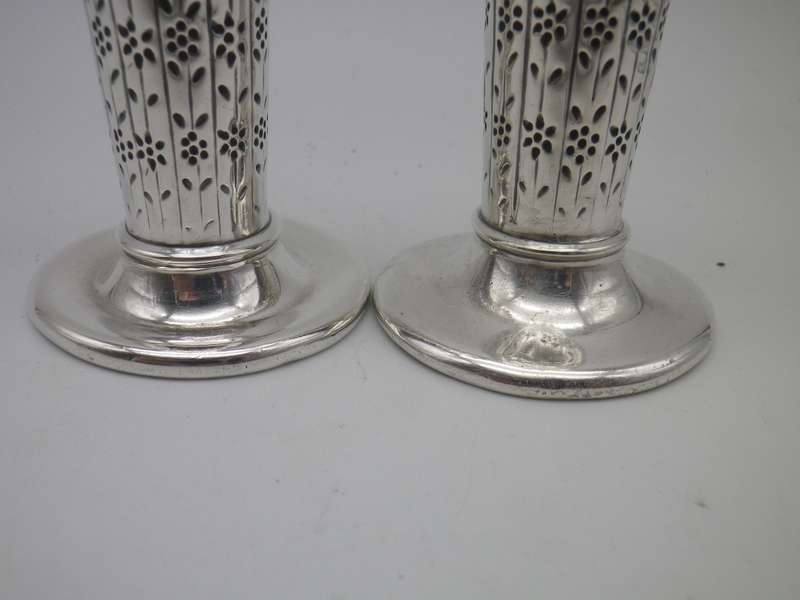 Pair Antique Hallmarked Silver BUD VASES. Sheffield 1898. Maker: Atkin Brothers 107g