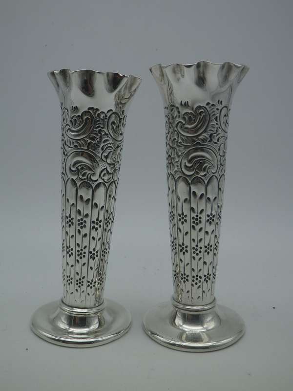 Pair Antique Hallmarked Silver BUD VASES. Sheffield 1898. Maker: Atkin Brothers 107g