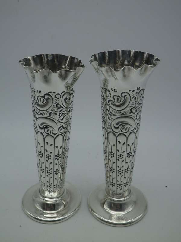 Pair Antique Hallmarked Silver BUD VASES. Sheffield 1898. Maker: Atkin Brothers 107g