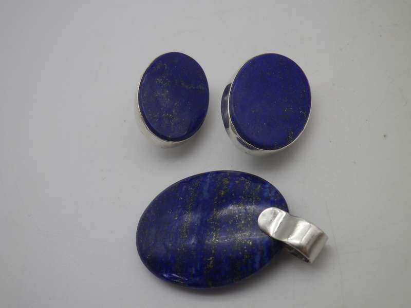 Sterling Silver & Lapis Lazuli Pendant & Earrings set