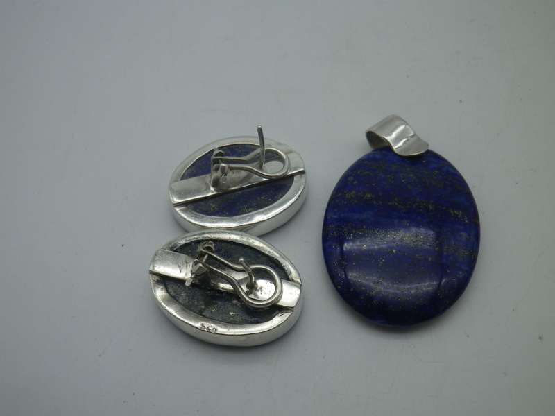 Sterling Silver & Lapis Lazuli Pendant & Earrings set