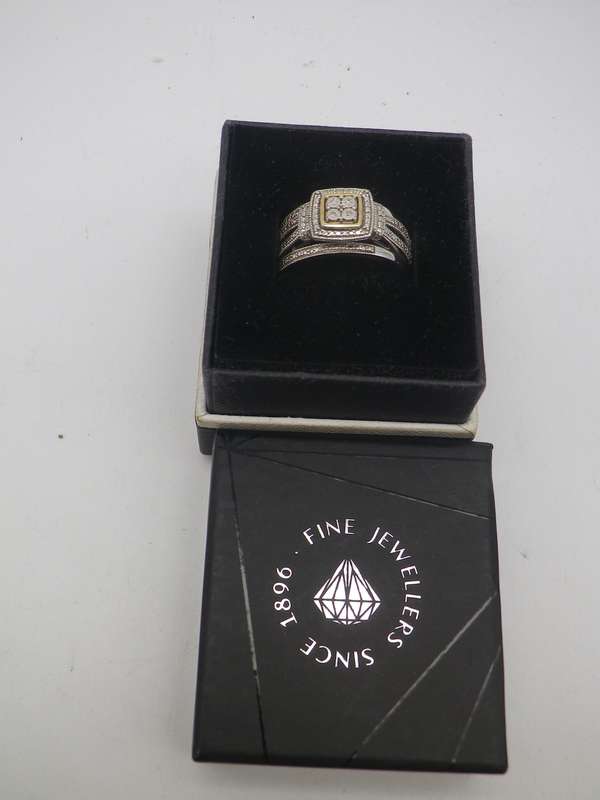 Beautiful VINTAGE STERLING SILVER, GOLD & CZ 3 piece Wedding Style Ring!! American Swiss Size g