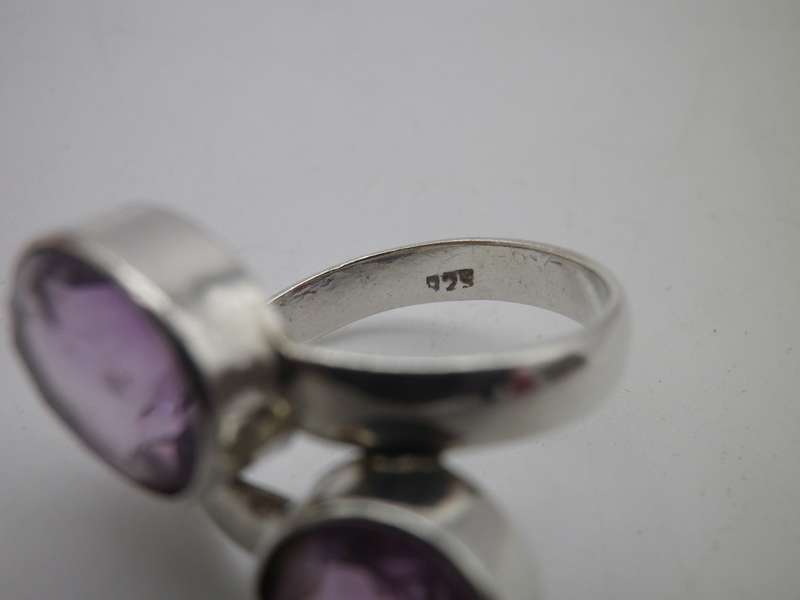 Sterling Silver & Double amethyst Vintage Ring. Fabulous. Size: R 1/24.8grams