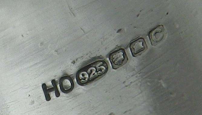 Hallmarked silver GREEK KEY DESIGN Vintage Ring. London. 11g Size: N 1/2