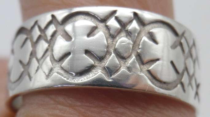 Sterling Silver Men`s Large Vintage Ring  Size: Z. 7.27 g