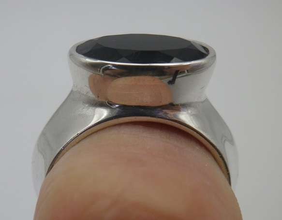 Chunky Sterling Silver & Onyx Ring Size: O.  14g