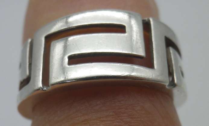 Sterling Silver Vintage Designer Ring. Greek Key Design. Size: Q 3/4. 4.8g