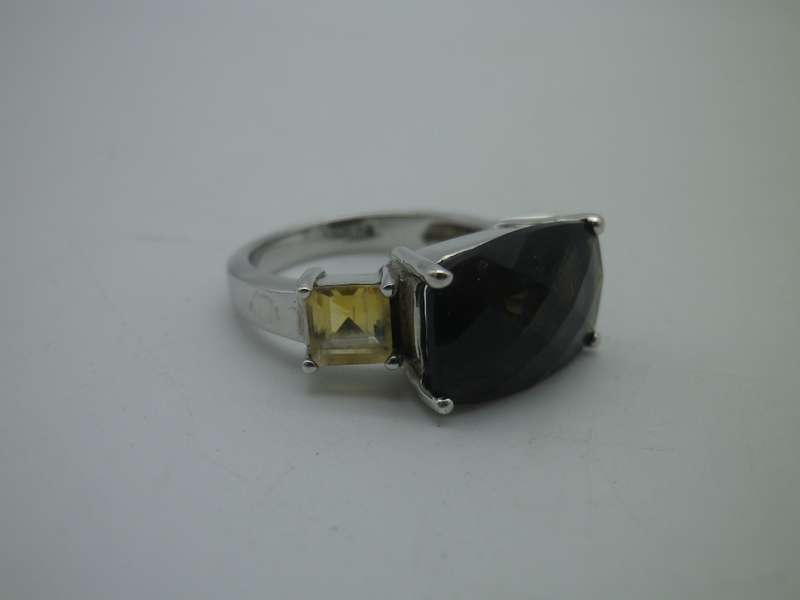 Splendid Sterling Silver Smoky Quartz & 2 citrine Vintage Ring. Rhodium plated. Size: P. 6g