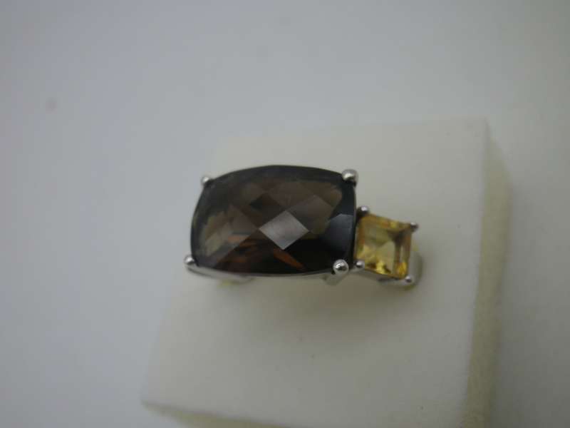 Splendid Sterling Silver Smoky Quartz & 2 citrine Vintage Ring. Rhodium plated. Size: P. 6g