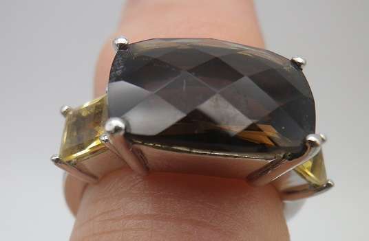 Splendid Sterling Silver Smoky Quartz & 2 citrine Vintage Ring. Rhodium plated. Size: P. 6g