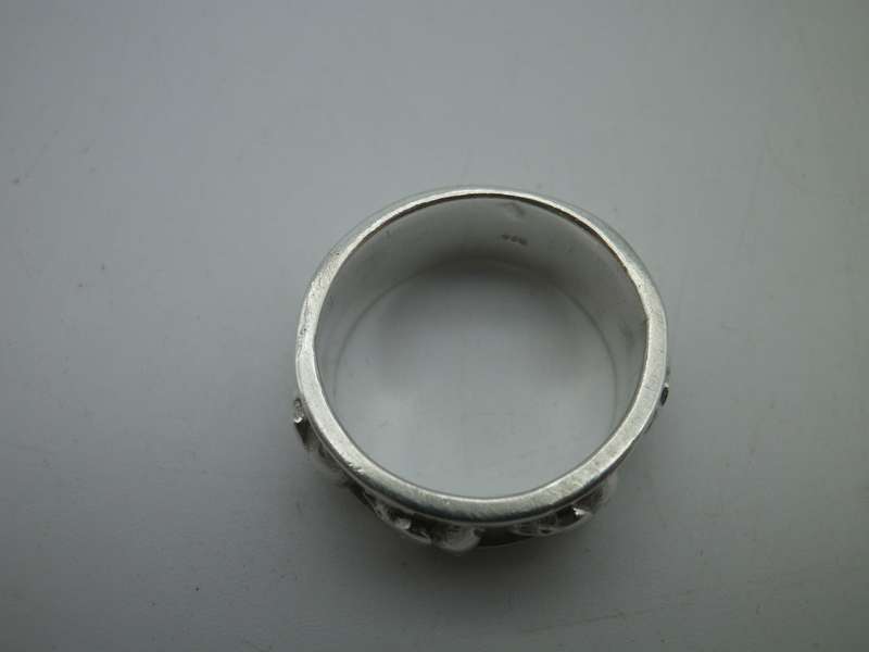Sterling Silver ELEPHANT Vintage ring. Size N 1/2 6.80g