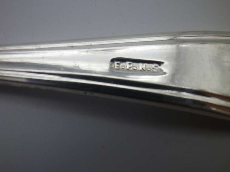 Nice set of EPNS Vintage Silver plated fruit spoons. 13cm