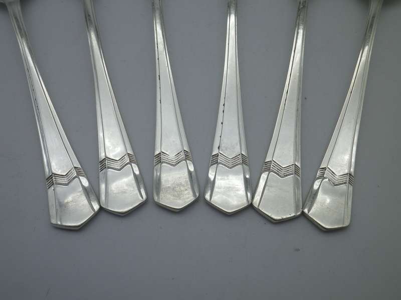 Nice set of EPNS Vintage Silver plated fruit spoons. 13cm