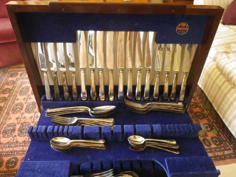 SUPERB A1 EPNS EIGHT PLACE 84 piece Vintage Canteen of Cutlery. Cox Co Ltd SHEFFIELD 1950s