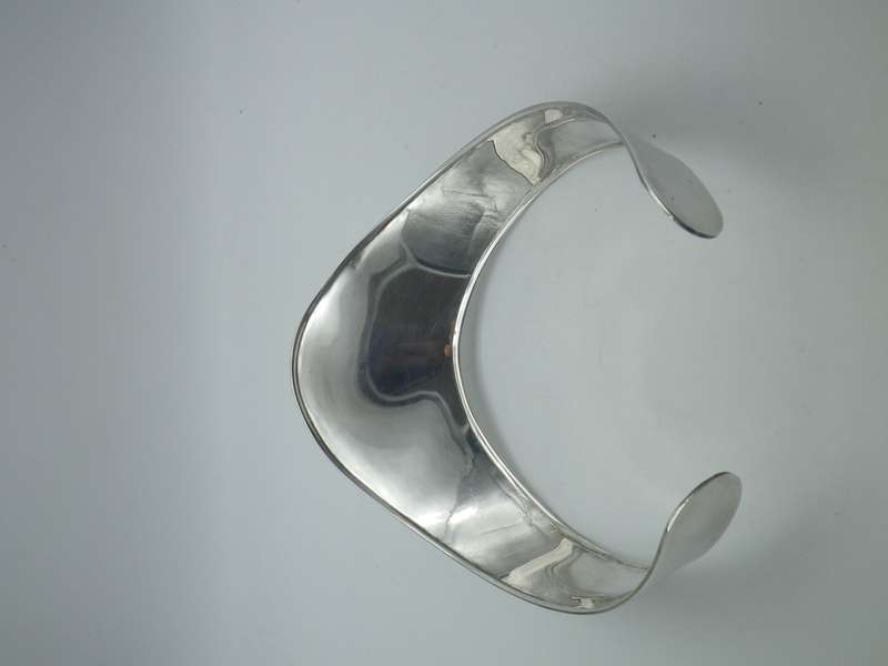 Dramatic Vintage Modernist SILVER PLATED Adjustable Choker Necklace. Mirror Bright & Unusual