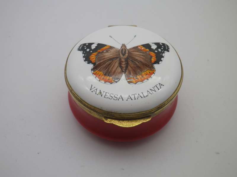 Beautiful 'Vanessa Atalanta' BUTTERFLY ROUND LIDDED CERAMIC PILL POT.   Crummles Co Ltd, England