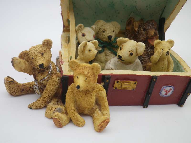 COLOUR BOX MINIATURE A TRUNK FULL OF TEDDIES Ltd Edition by PETER FAGAN. RARE