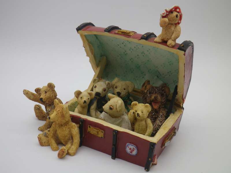 COLOUR BOX MINIATURE A TRUNK FULL OF TEDDIES Ltd Edition by PETER FAGAN. RARE