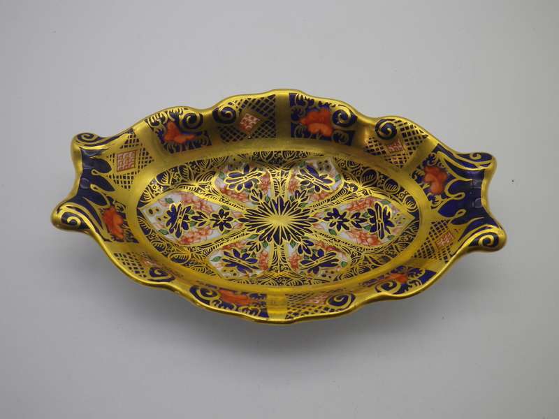 Royal Crown Derby Imari pin tray. Richly gilded. No damage.
