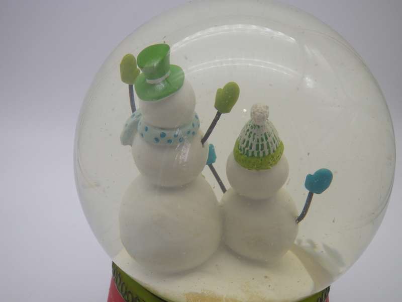 Large Musical CHRISTMAS Vintage Snow Globe.  Plays "We wish you a merry Christmas" works perfectly