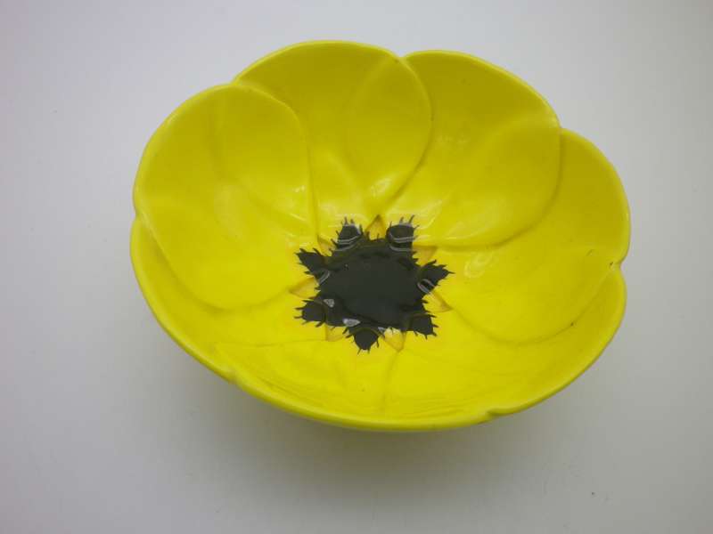 Cute Mustardseed and Moonshine small SUNFLOWER BOWL.