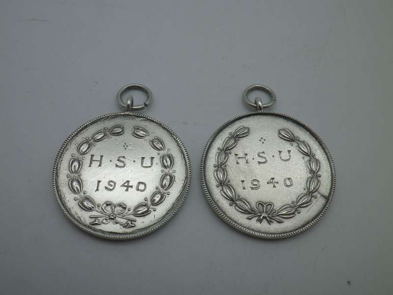 Two Vintage Sterling Silver Round Medal pendants. 9.3g 2.9cm