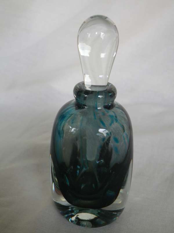 Studio Glass Scent perfume bottle with stopper. Likely DAVID READE