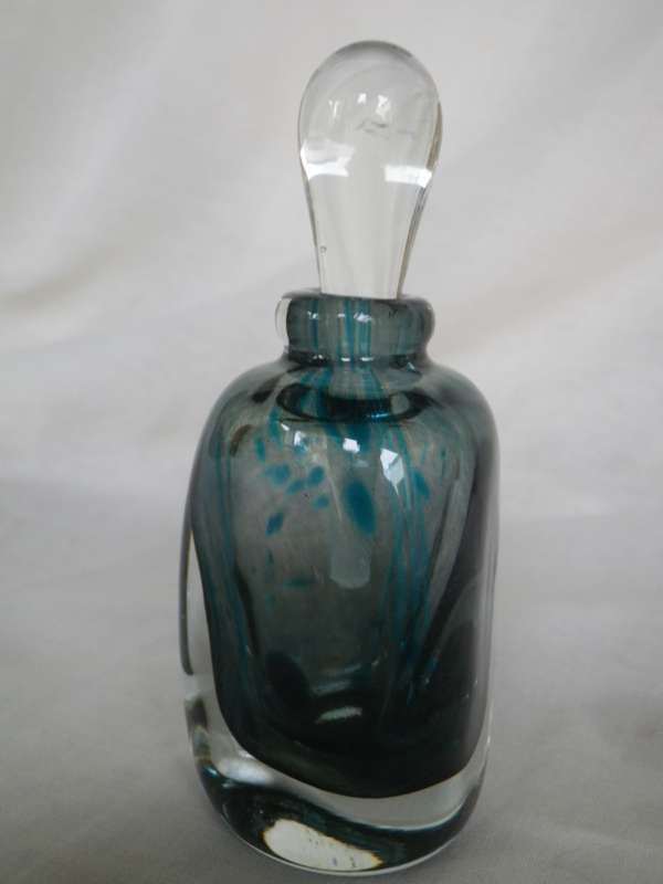 Studio Glass Scent perfume bottle with stopper. Likely DAVID READE