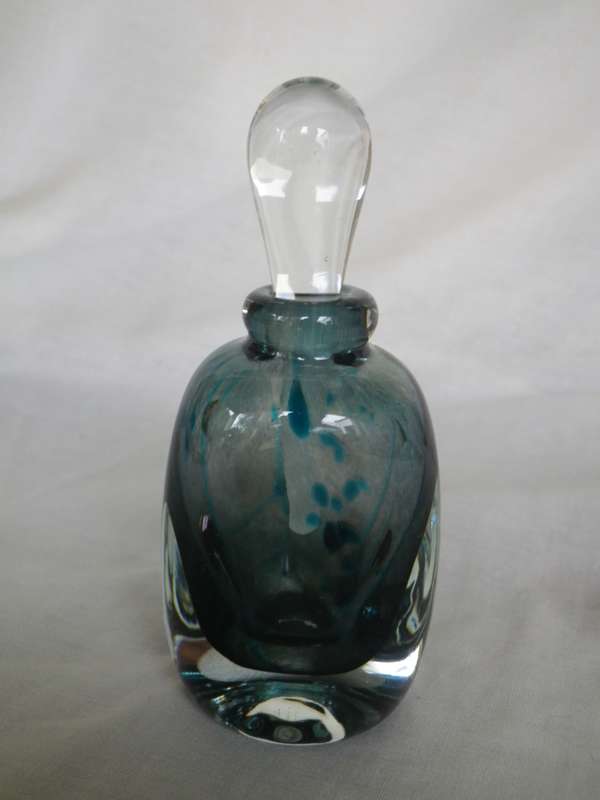 Studio Glass Scent perfume bottle with stopper. Likely DAVID READE