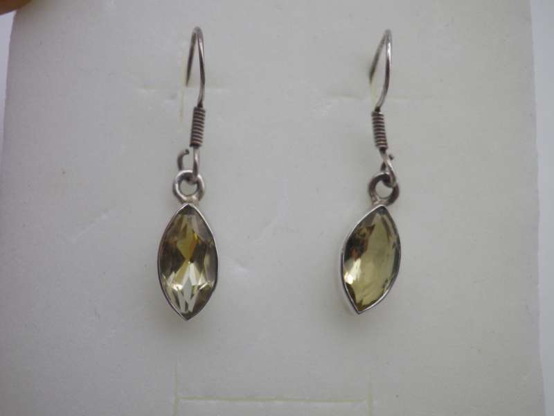 Pretty Sterling Silver & CITRINE Vintage drop earrings.  3 g