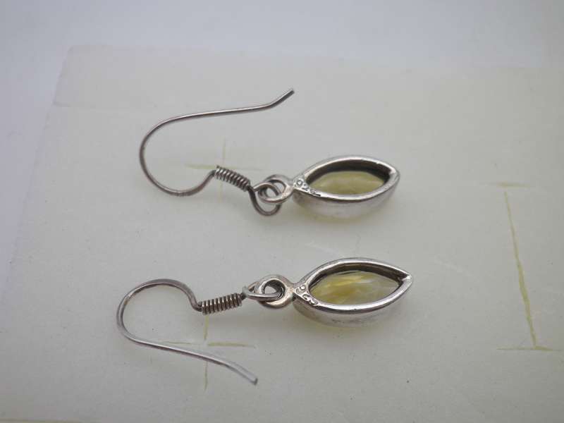 Pretty Sterling Silver & CITRINE Vintage drop earrings.  3 g