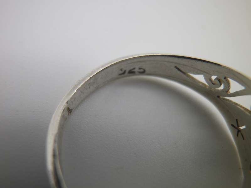 Sterling Silver & Citrine Vintage Designer Ring. 2 grms Size: N