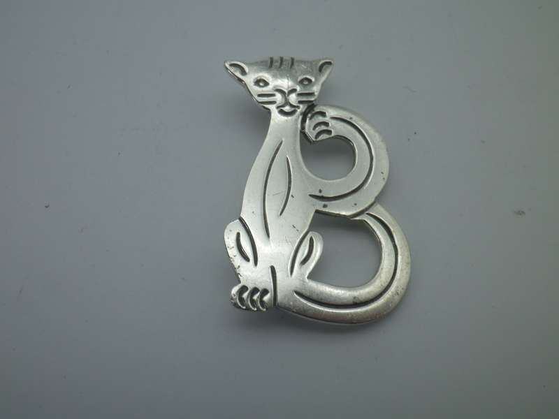 Cute Modernist Sterling Silver CAT BROOCH 4 x 2.5 cm 8.3g