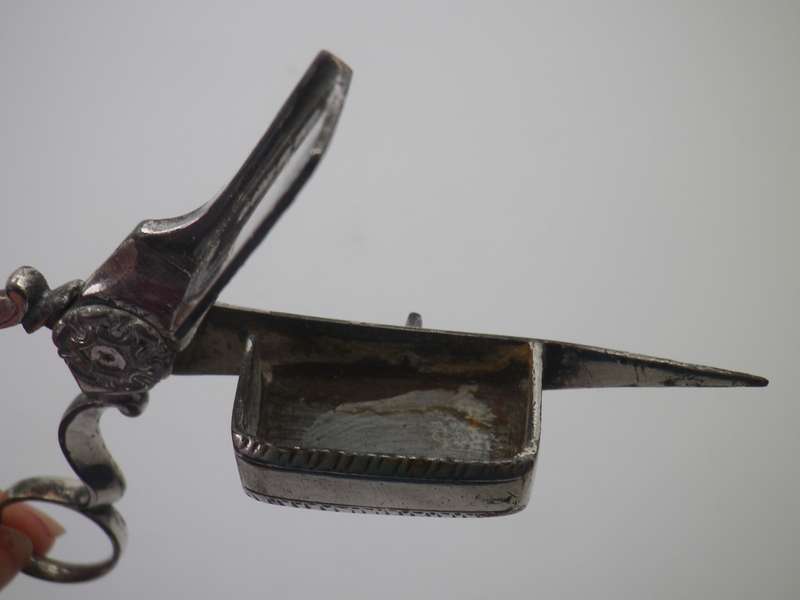 ANTIQUE Silver plated Steel CANDLE SNUFFER SCISSORS. London. 13cm long
