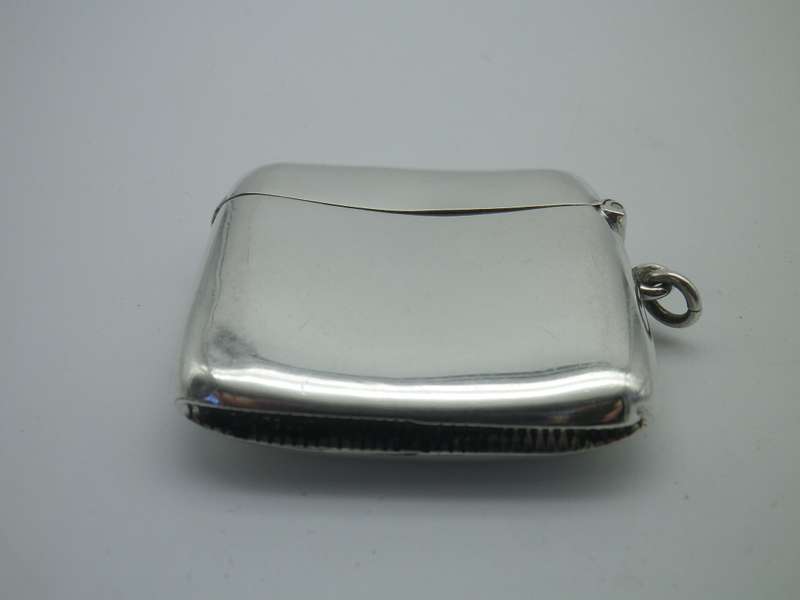 Antique hallmarked silver vesta case. Birmingham 1902, John Rose. 5x4.5 cm. 28.7g