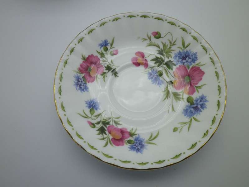 Royal Albert AUGUST flower of the month tea duo. Poppy